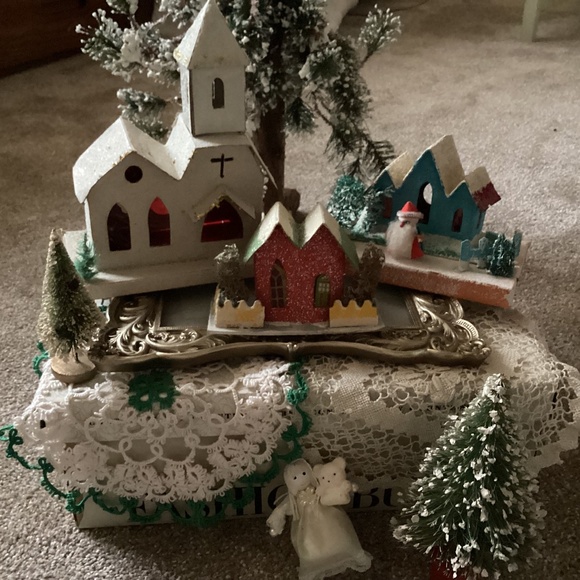 26 misc antique/vintage Christmas village pieces - Picture 1 of 16